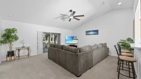 Modern Condo, sleeps 9 w/garage - Image 3