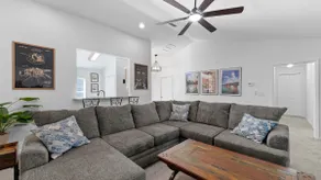 Modern Condo, sleeps 9 w/garage - Image 4