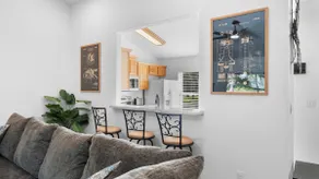 Modern Condo, sleeps 9 w/garage - Image 5