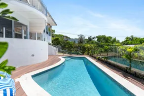 Newly Renovated Hi-End Water Views & Private Pool - Image 3