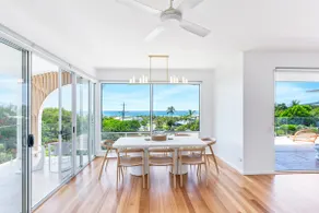 Newly Renovated Hi-End Water Views & Private Pool - Image 4
