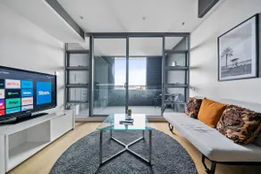 2BR Apt︱Free Parking︱Walk to Ashfield Mall & Train - Image 5