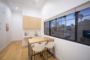 Modern 1BD Suite on State St. - Walk Everywhere! - Image 5