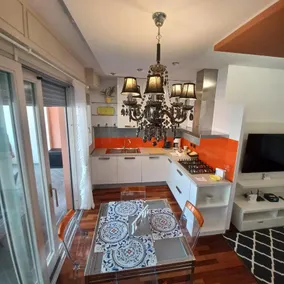 Familienfreundliche Wohnung mit Pool und Garten | Seeblick | Haustiere erlaubt - Image 2