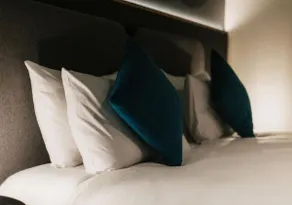 Luxury 2 Bedroom Apartment - Image 5