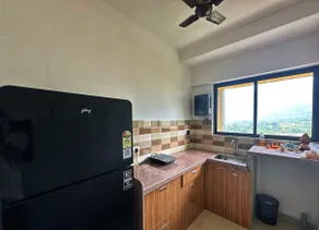 Charming 1BHK - Stunning Mountain Views - Image 4