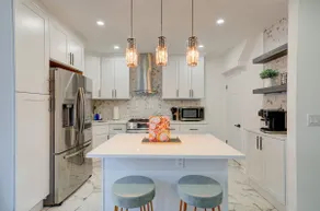 Bright & Modern Home: Hosts up to 9 Guests - Image 2