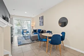 Chic 2BR Townhome close to Downtown and Beaches. - Image 4
