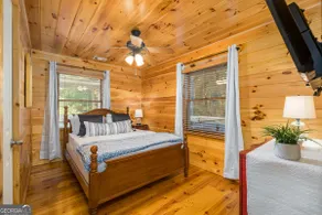 Moonshine Hollow Cabin - Image 4