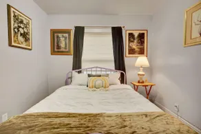 Spacious and cozy home 1 min walk to Kodak Ctr 2bd - Image 3