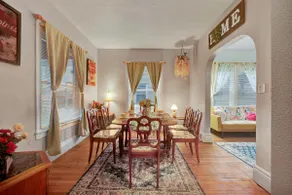 Spacious and cozy home 1 min walk to Kodak Ctr 2bd - Image 2