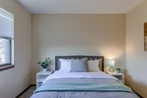 Aviator 2BR Lounge Close to Airport & Global Match - Image 2