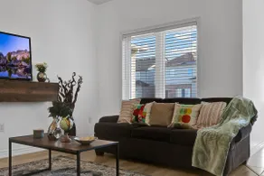 Cozy 3-Bed Retreat in Welland - Image 3