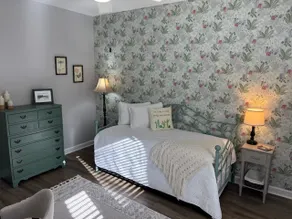 Spacious 3bd Townhome w/pool•15 min to beach & DT - Image 4
