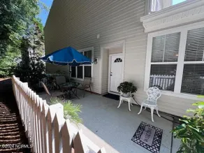 Spacious 3bd Townhome w/pool•15 min to beach & DT - Image 3