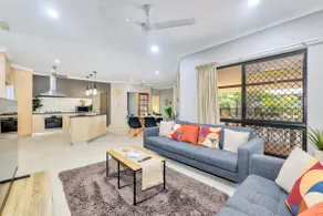 Rosebery Retreat | Saltwater Pool | 5 Bedrooms - Image 4