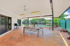Rosebery Retreat | Saltwater Pool | 5 Bedrooms - Image 2