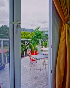 Apartment with balcony, steps from Alameda Colonial - Image 2