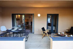 Perla di Mare - 2-bedroom apartment with pool and beach access - Image 5