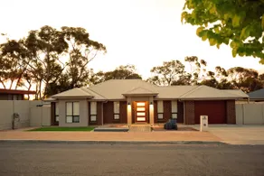 Fairway views - golf luxury with stunning sunsets - Image 2