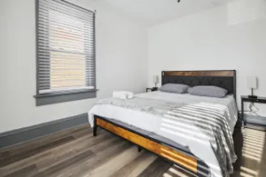 Amazing 5BR, 1.5 BA close to the falls - Image 3