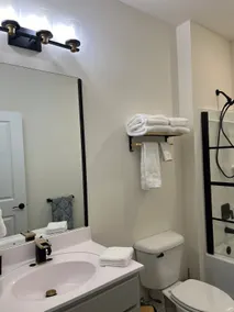 Private Guest Suite Attached to Home - Image 4