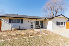 Comfy Home 4 Minutes from Fort Sill - Image 2