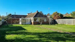Certa Cito Exceptionally Large 4 Bedroom Bungalow and Garden Near The Beach - Image 2