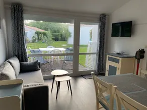 House for 4 people with pool and hot tub - Image 2