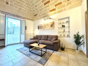 An enchanting residence with a terrace overlooking the Duomo - Image 2