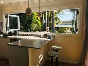 Pearl Cottage - Stunning River Front Cottage with Pool - Image 2