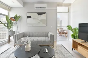 Chic 2-Bed Apt with stunning Mountain Views - Image 5