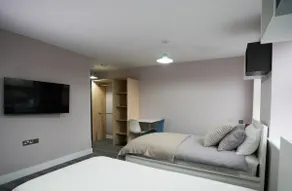 Large Twin Bed Studio (2 x Single Beds) (1) - Image 4