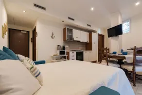 La Brezza Marina Apartment - Image 5