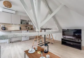 L'Atypique - Getaway under the rooftops - Image 5