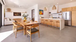 Relaxing Oceanside Penthouse with Stunning Views - Image 3