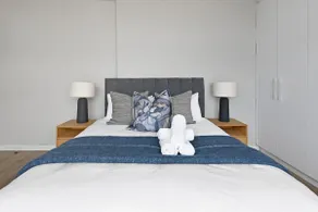2-Bed City Escape | Mountain Views - Image 4