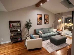 Bungalow by airport w/ private dog-friendly yard - Image 3