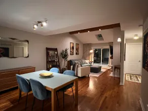 Bungalow by airport w/ private dog-friendly yard - Image 4