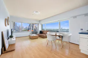 Be a Sydneysider 5 star Spot & Stunning Views - Image 3