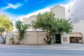 4 Bed Private Pool Villa Juffair - Image 2