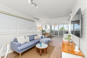 Studio apartment with free parking in Fremantle - Image 2