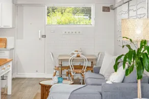 Studio apartment with free parking in Fremantle - Image 3
