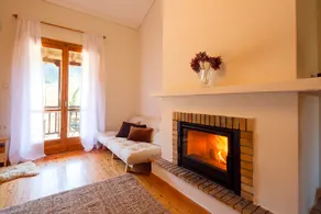 VYTINA LOFTS - Cozy 2-Level Loft Apartments with Fireplace & Mountain Views - Image 2