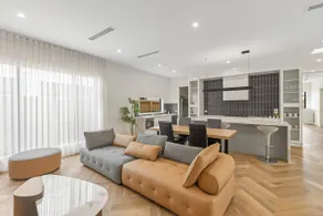 Modern beach house 4 bedroom-12 Sleep - Image 3