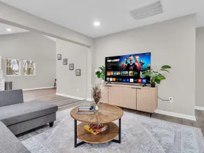 Stylish Noblesville Retreat, 15 min to Ruoff, Deck - Image 3