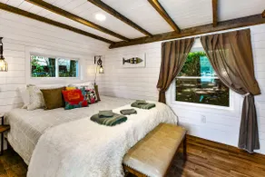 Lake Retreat | Dock | 3 Cottages | Firepit - Image 5