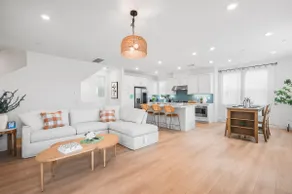 4BR｜2024 Brand New｜Resort-style pool｜King Bed - Image 3