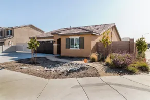 Spacious 3BR Home with Lake Access & Mountain Views - Image 3