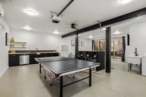 Lassen Luxury Loft & Lagoon - Image 5